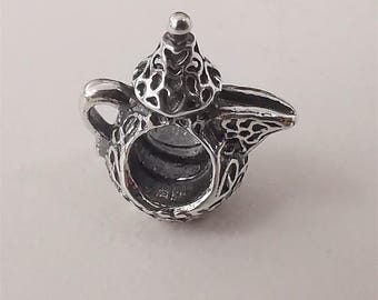 Charm de cafetera árabe exclusivo de Pandora para países de Oriente Medio