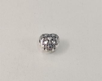 Nuevo charm Pandora de plata de ley con forma de corazón, modelo 2016.