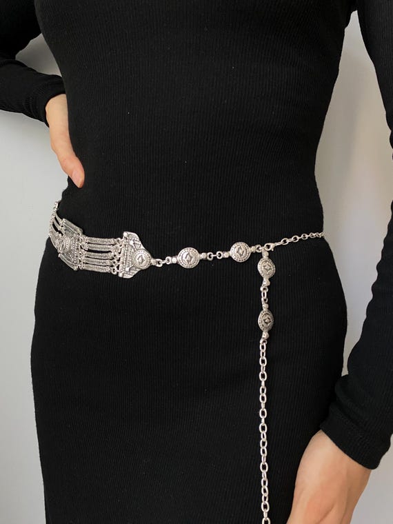 metal waist belt for dress XZQTIVE Metal Waist Belt Women Shiny Polished Mirror Gold Chain Belts  Metallic Waistband Adjustable Body Link Dress Belts (Gold, 1.57'' Width) at  Amazon Women's Clothing store