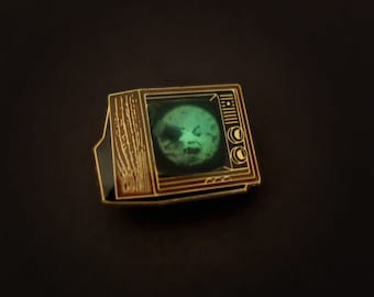 Woodgrain TV with  "Le Voyage dans la Lune"