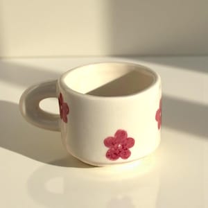Tazza con motivo floreale rosa - Tazza da caffè e tè in ceramica fatta a mano - Regalo di Natale