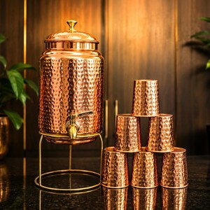 Fontaine à eau en cuivre pur avec robinet sur pied | Carafe en cuivre martelé | 5 litres, 10 litres et 18 litres | Récipient de stockage d'eau artisanal