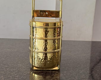 Lonchera de latón martillado, 3 niveles, con revestimiento de hojalata