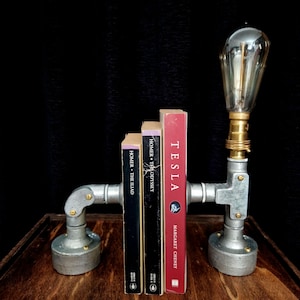 Industrial Desk Lamp | Metal Steampunk Light | Bookend Table Lamp | Dark Academia Office Accent BKE-02 bild 2