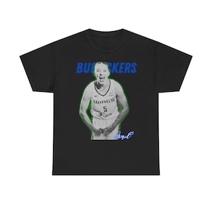 WNBA Streetwear Unisex Tee, Paige Bueckers Dallas Wings Apparel, Koszulka dla fanów koszykówki, Prezent dla sportowca, Sportowy top modowy