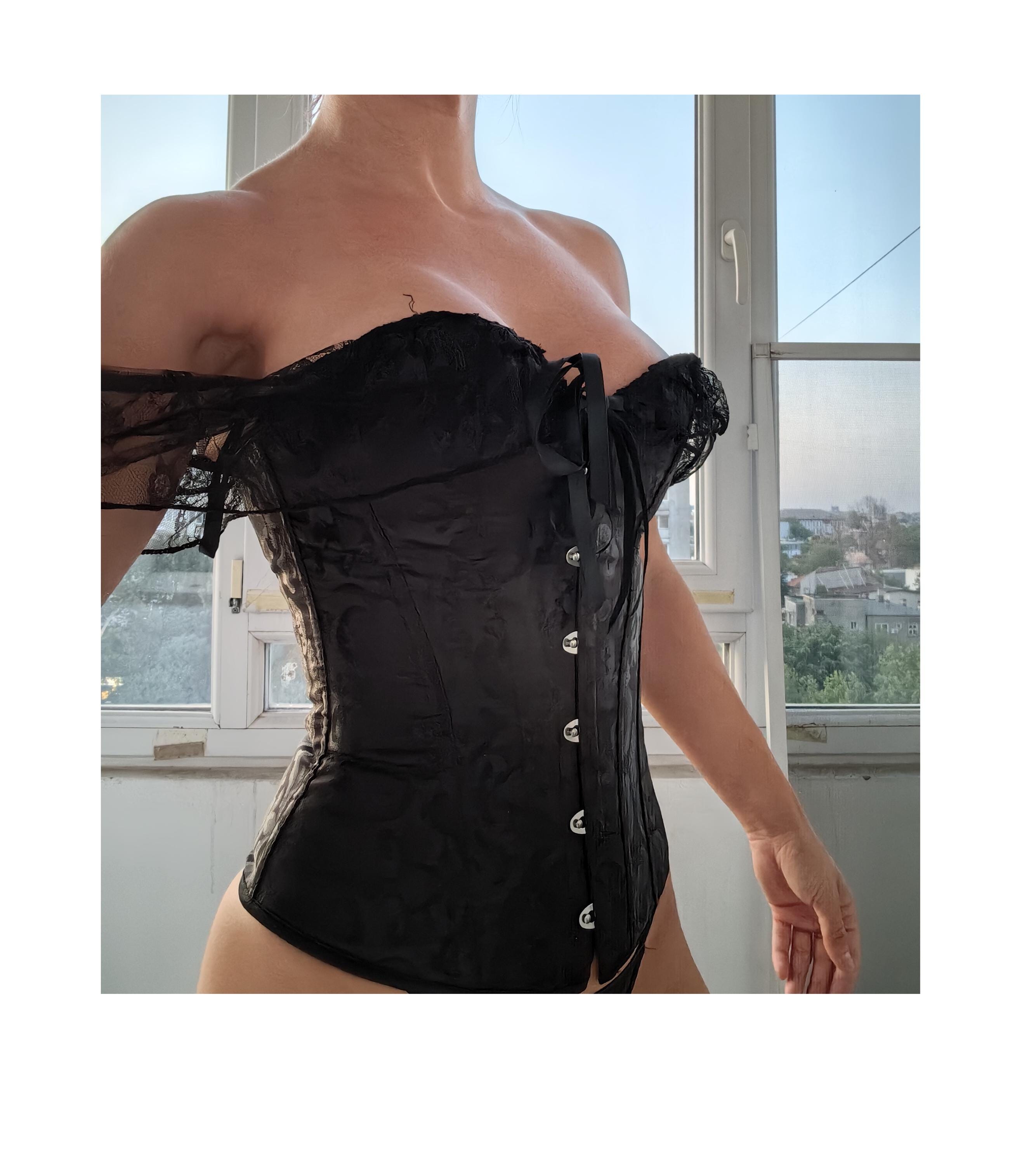 Black bustier top plus size online