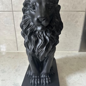 Schwarzer Löwe Löwin Tisch Regal Tier Figur Wohnkultur Designer Ornament Hausdekoration Geschenk Kunstharz matt
