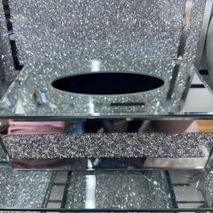 Caja de pañuelos con relleno de cristal de diamante triturado y plata, contenedor de decoración para el hogar, regalo nuevo y brillante