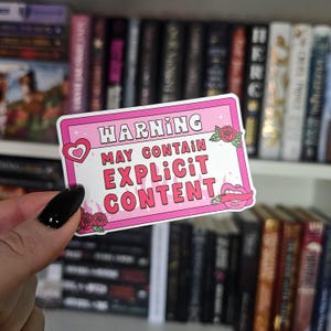 Varning: Kan innehålla explicit innehåll-klistermärke | Spicy Smut Romance Books Kindle Booktok Bookstagram