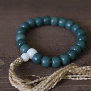 Pulseira de contas de oração com raiz de Bodhi Yin-Pi verde natural, mala budista artesanal.
