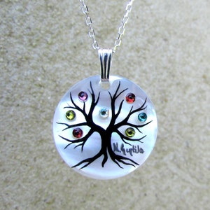 Family Tree Necklace Small II 7 stone max image 1