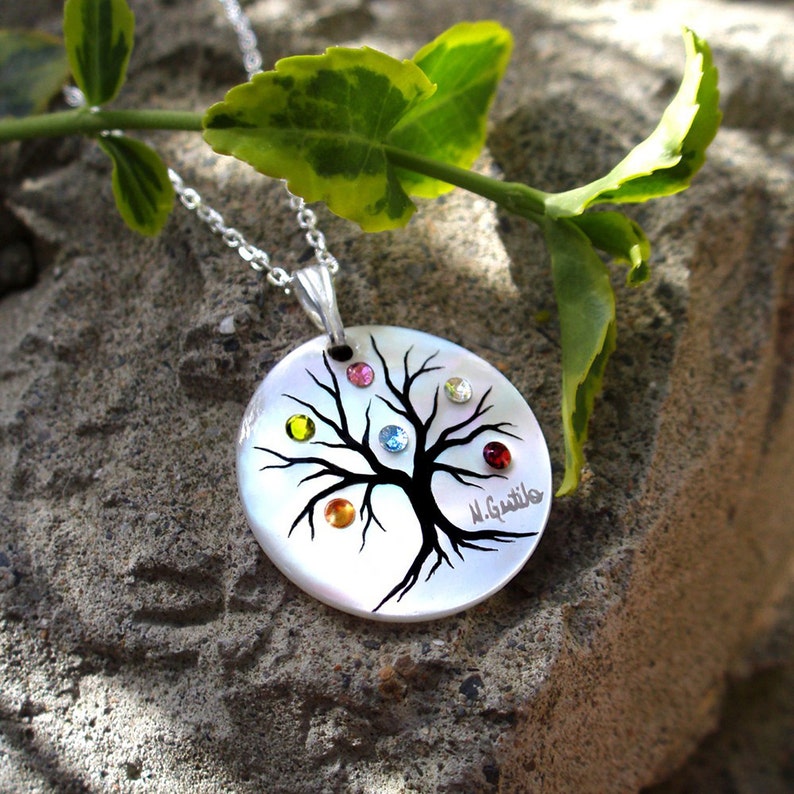 Family Tree Necklace Small II 7 stone max image 2