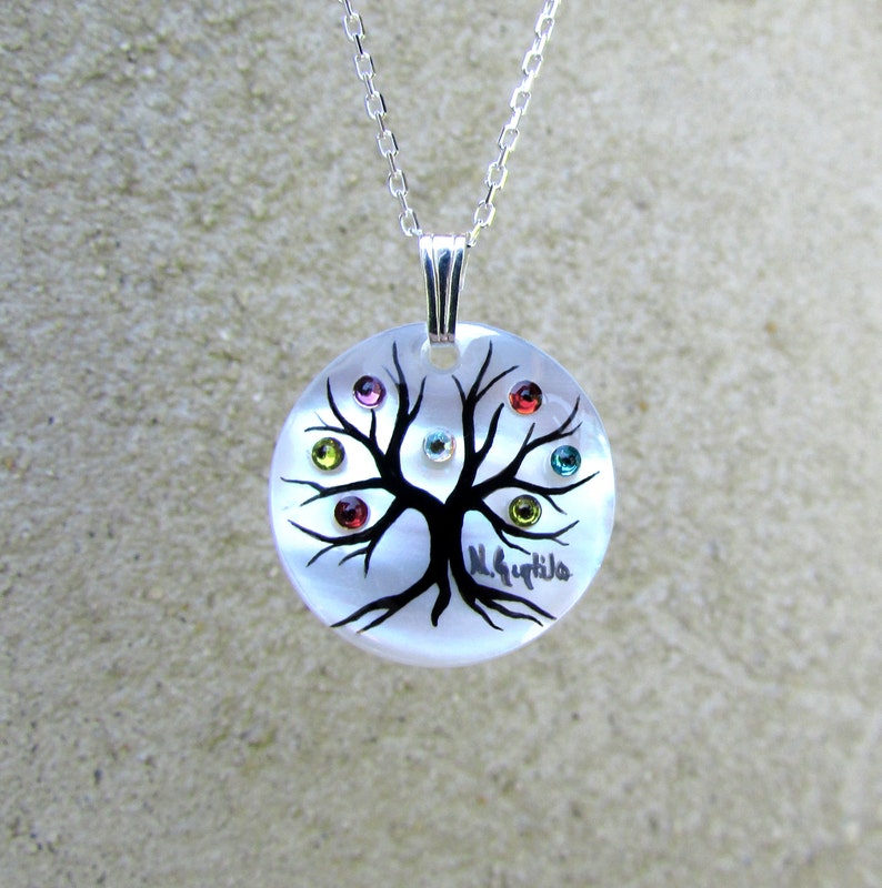 Family Tree Necklace Small II 7 stone max image 1