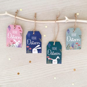 Druckvorlage Geschenkanhänger „Frohe Ostern“ mit Hase und Frühlingsblumen