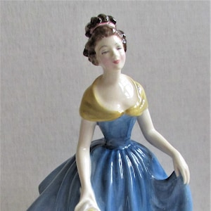 Vintage Royal Doulton HN2271 &quot;Melanie&quot;  Figurine