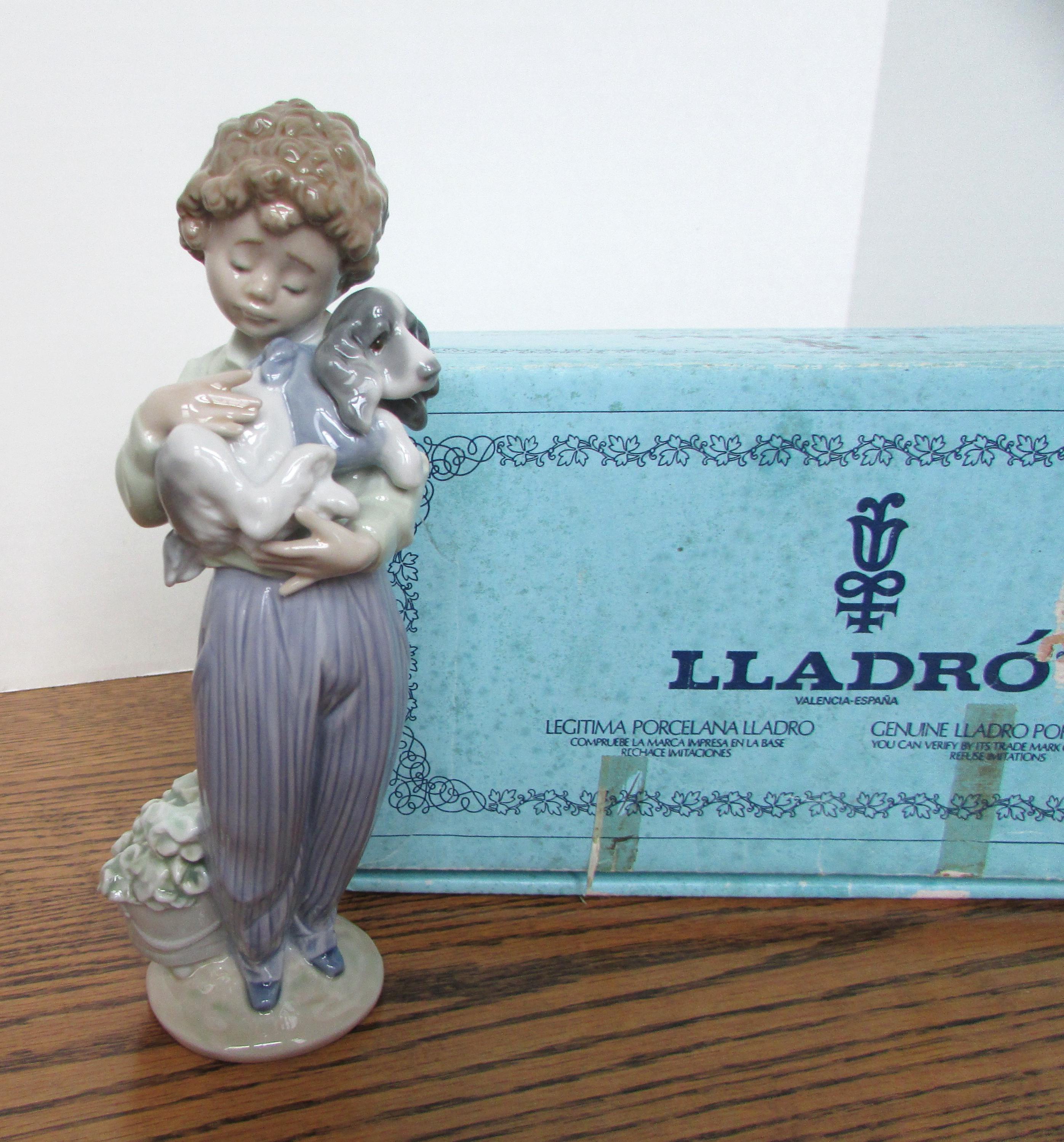 Lladro Brillo # 7.609- Perrito Convaleciente Figurine, Boy With