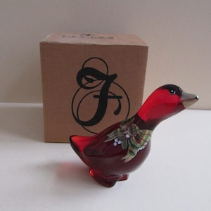 Handmålad Fenton Ruby Poinsettia Gåsfigur