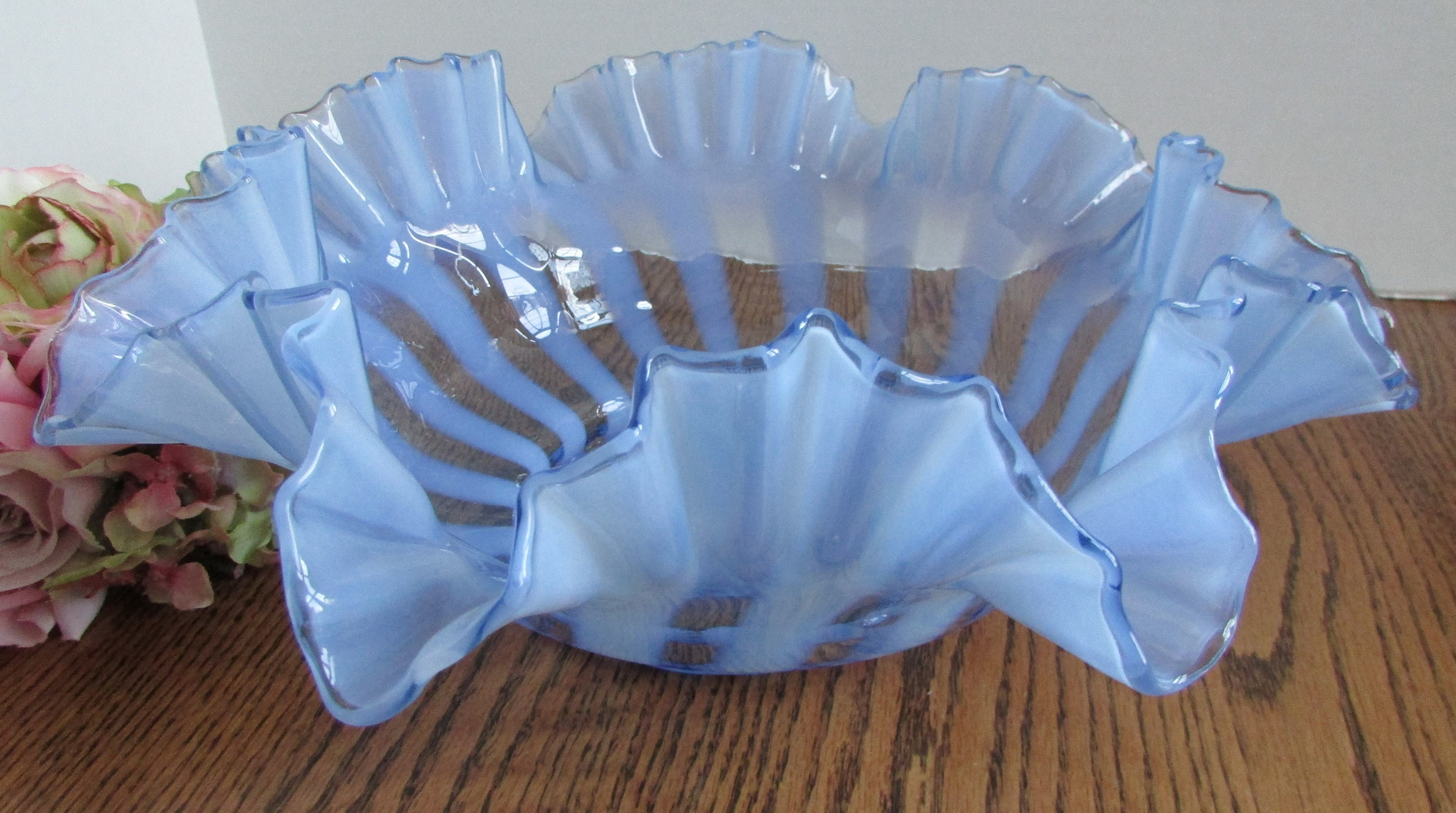 ヴィンテージ 13 インチ フェントン ブルー リブ オパールセント