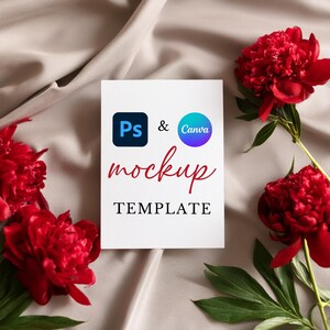 招待状カード紙モックアップ、赤い牡丹の結婚式招待状、Canva モックアップ、文房具グリーティングカード、誕生日、赤い花のテーマのモックアップ PNG .PSD