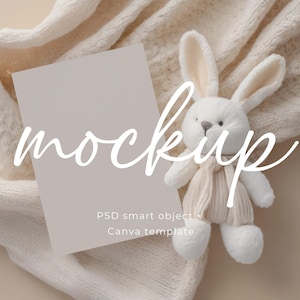 Niedliche 5x7 Kinder Karte Mockup Häschen Vorlage für Baby Shower Geburtstag PSD Canva Perfekt für Kinder Einladungen Grußkarten