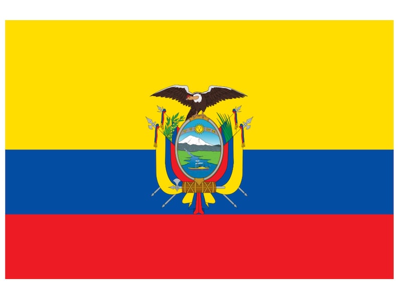 Könnte beinhalten: Die Flagge Ecuadors, eine horizontale Trikolore aus Gelb, Blau und Rot, mit dem ecuadorianischen Wappen in der Mitte. Das Wappen zeigt einen Kondor, einen Schild mit einer Berg- und Flussszene und verschiedene Symbole.
