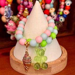 Gummy Bear Ice Ceeam Stack Julgranskulor Armband