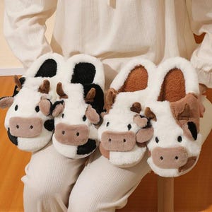 Cow Plush Slippers Winter – Warm Cartoon Indoor Shoes for Couples – Soft Cotton Anti-Slip House Footwear – Cozy Neutral Home Slippers