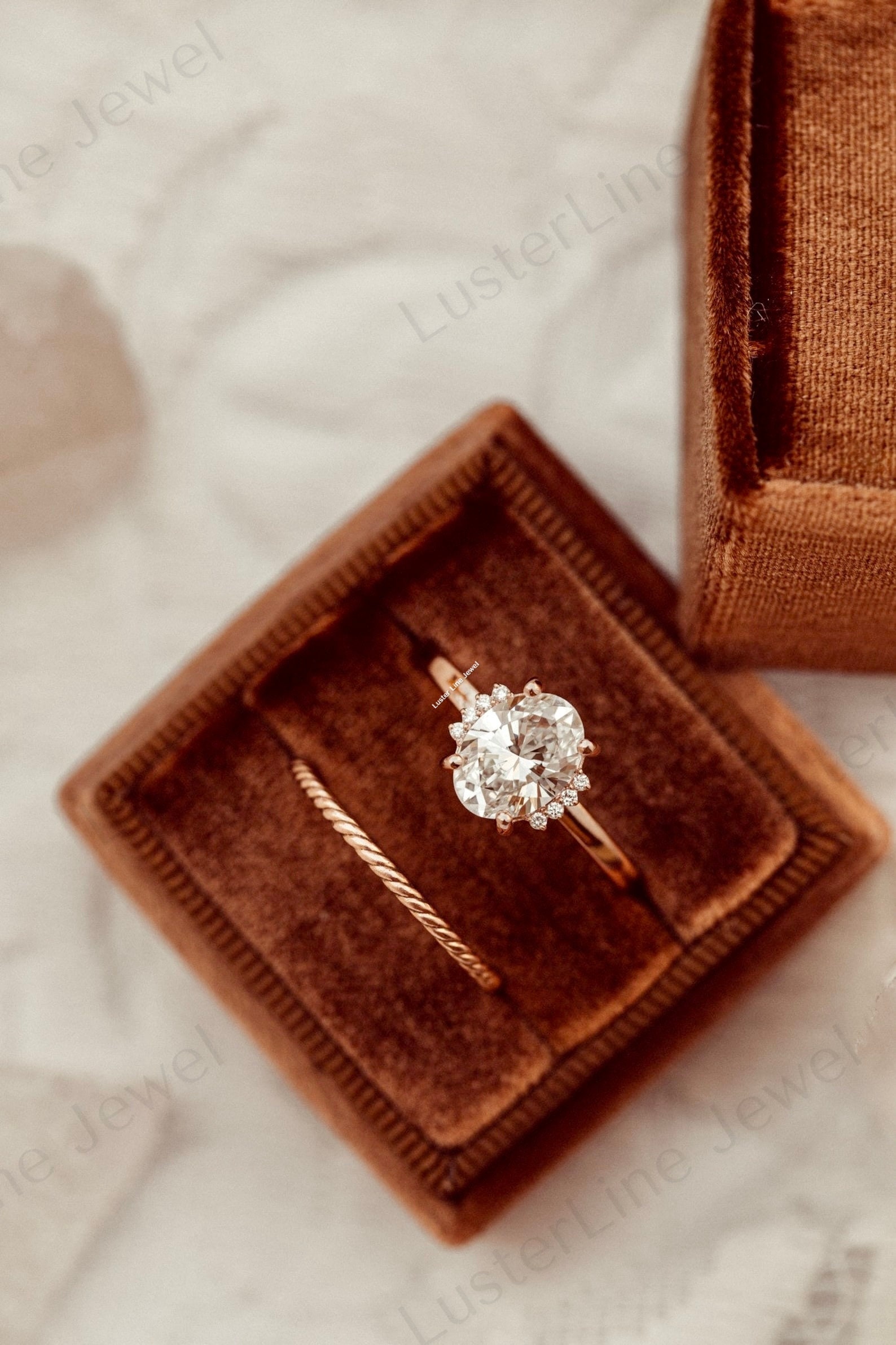Oval Cut Moissanite Engagement Ring Set, 14K Solid Gold Wedding Ring ...