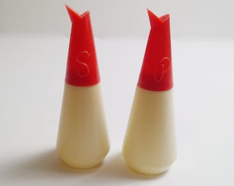 Vintage Mid Century Modern Salt and Pepper Shakers Plastic Atomic Commonwealth Plastics