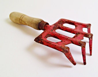 Unique Vintage Red Garden Claw with Wood Handle