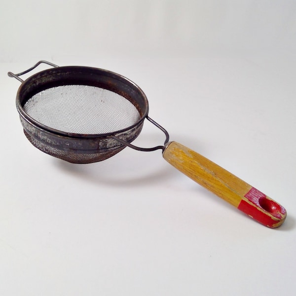 Vintage Hand Held Strainer Wooden Handled Metal Mesh Strainer Pot Bowl Rests Red