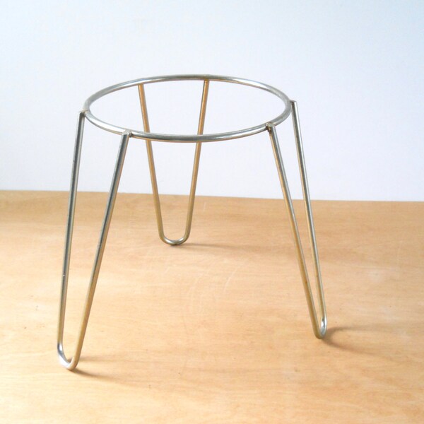 Vintage Hairpin Leg Metal Plant Stand • Mid Century Low Profile Plant Stand