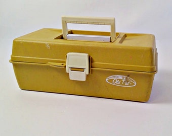 Vintage 1970s Old Pal Plastic Tackle Box 1040