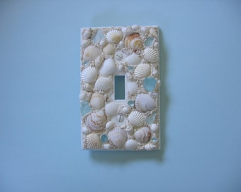 Seashell and seaglass Single Plate - White Tan Soft Aqua
