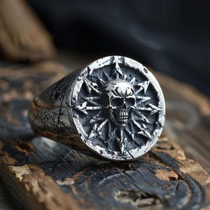 Anillo del caos Signet - Anillo de calavera de plata de ley para hombres - Símbolo del regalo de aniversario del caos para los hombres