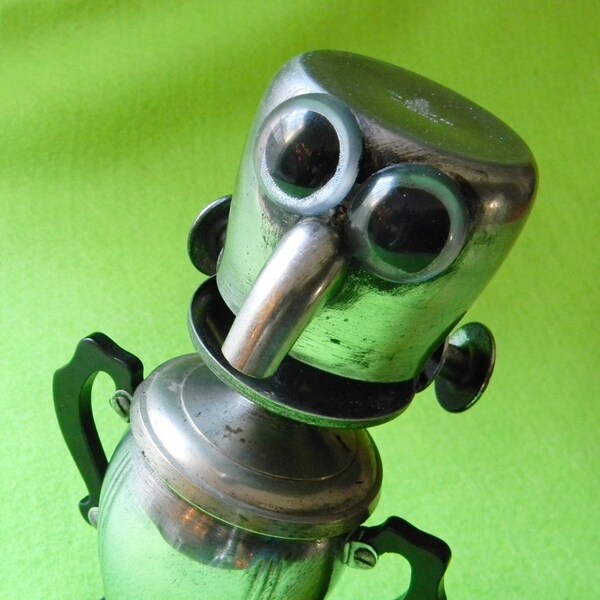 MIGHTY MIKE - Robot Assemblage - Reclaim2Fame