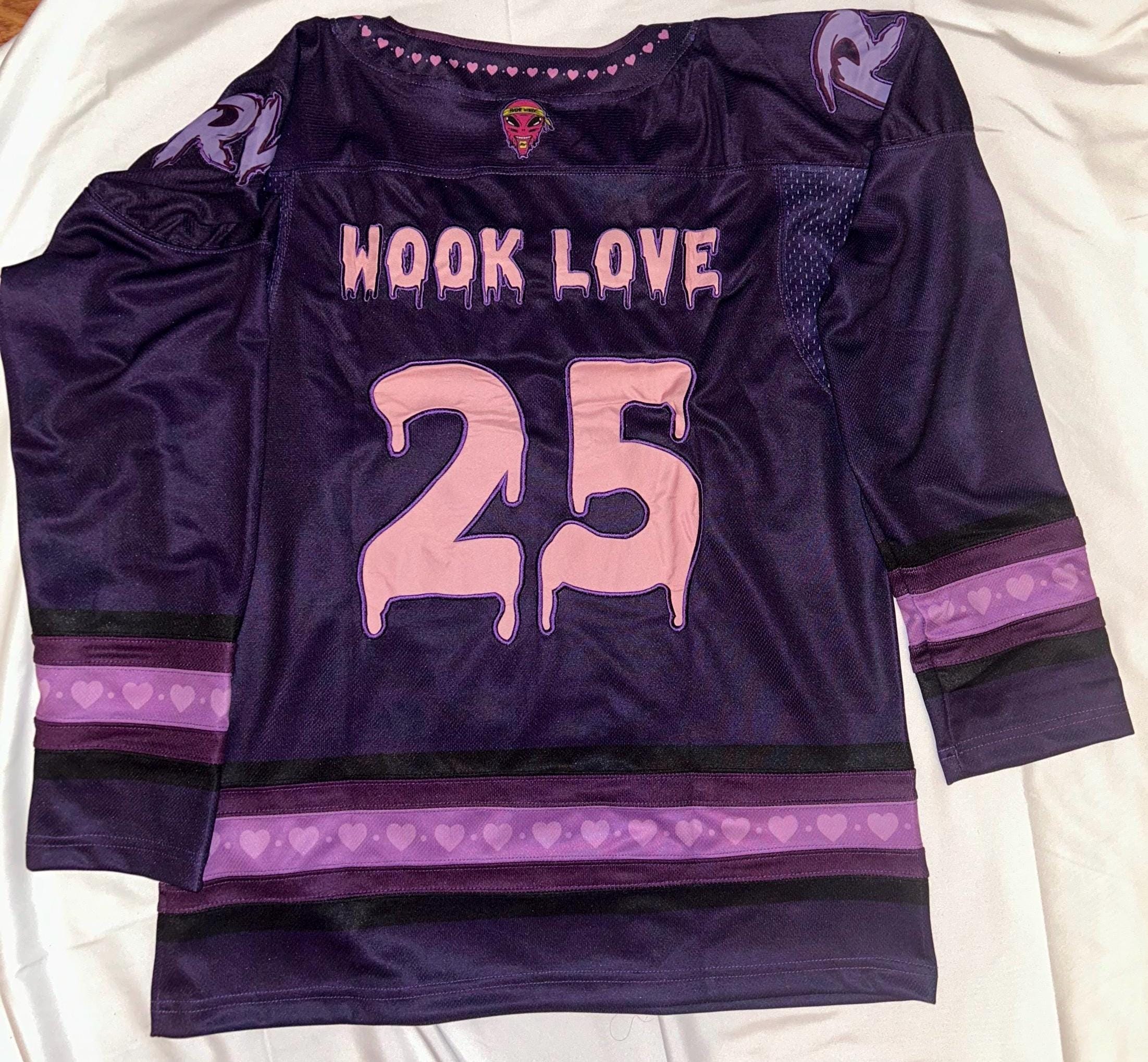 Maillot Hockey Ravenscoon Violet Festival EDM – Taille XL, Design Rare Et Coloré