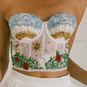 Haut corset transparent perlé et brodé inspiré du tarot avec bonnets à armatures, corset floral, corset de mariage brodé