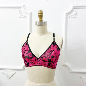 READY TO SHIP Ensemble de lingerie brodée rose fuchsia et noire, lingerie boudoir, string, broderie, lingerie de mariée image 6