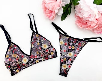 Schwarzes Dessous-Set mit Blumen bestickt, Boudoir Dessous, String, Stickerei, Brautdessous