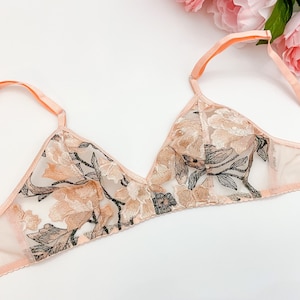 Peach pink Embroidered floral lingerie set, boudoir lingerie, thong, embroidery, bridal lingerie imagem 8