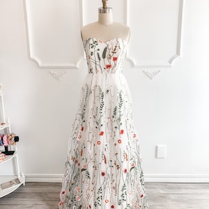 Embroidered Gown, floral wedding dress, embroidered prom dress, spring wedding dress 画像 10