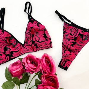 READY TO SHIP Ensemble de lingerie brodée rose fuchsia et noire, lingerie boudoir, string, broderie, lingerie de mariée image 1