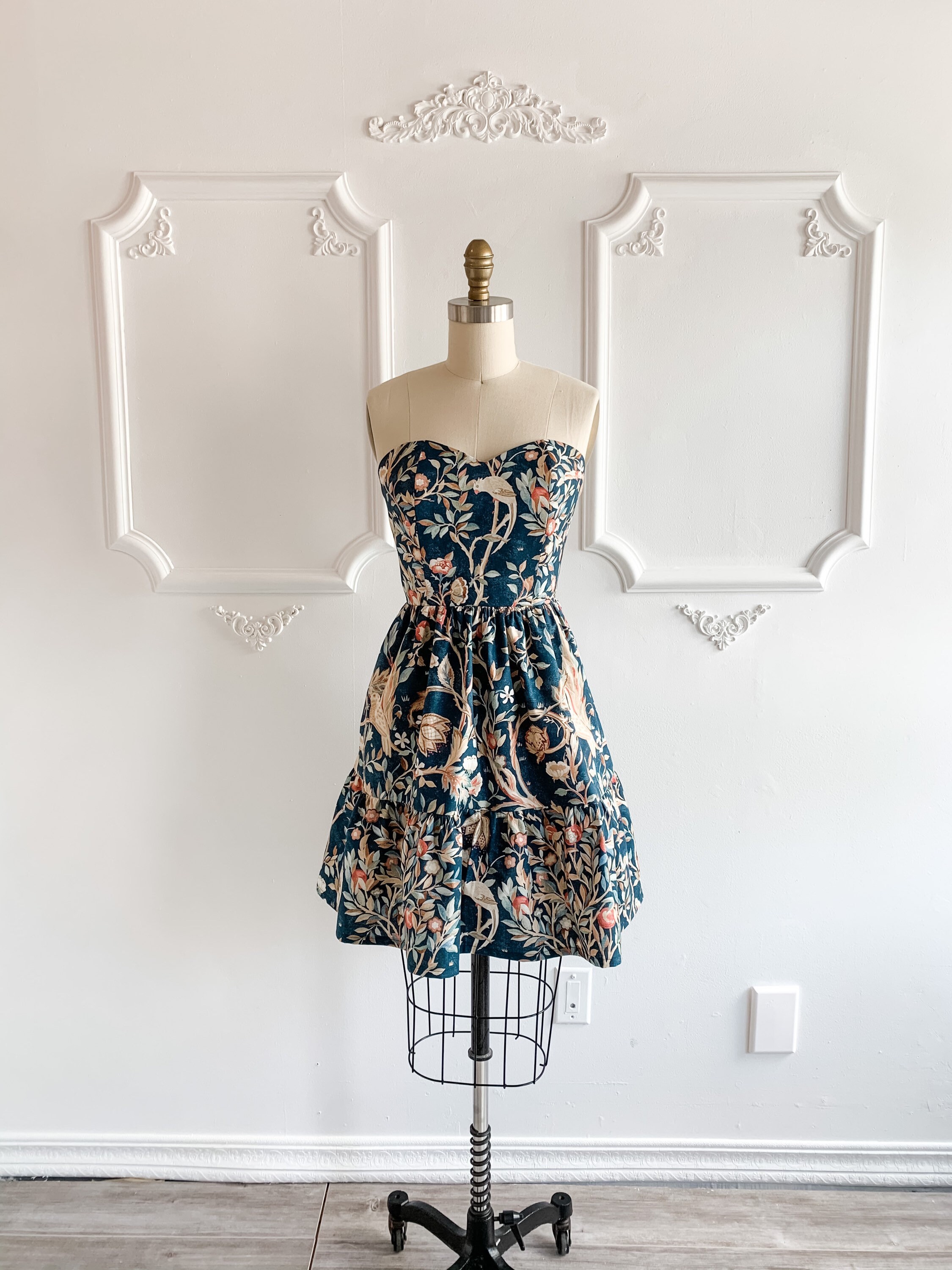 Vintage Painterly Print Tie Front Mini Dress