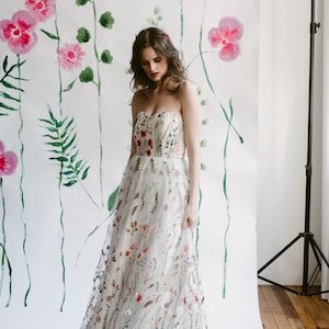 Embroidered Gown, floral wedding dress, embroidered prom dress, spring wedding dress 画像 4