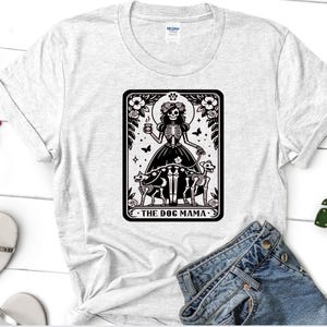 Camiseta de la carta del tarot de la mamá del perro, camiseta de la carta del tarot del esqueleto, regalo para amantes de los perros, camiseta de la madre del cachorro, camisetas de mujer, idea de regalo, amante de los perros