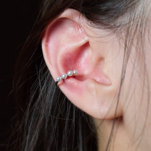 Pearl Conch Hoop Silver - Conch Jewelry -Cuff Fake Piercing - Conch Earrings - Cuffs Conch Ear - Dainty Ear Cuff Minimalist Ear Cuff - Gift