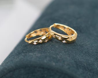Star Diamond Huggie Earrings - Small Hoop Earrings - Minimalist Earrings - Gold Hoop Earrings - Tiny Huggie Earrings - Dainty huggie hoops