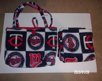 Minnesota Twins Receiving Blanket and Matching Tote Bag (Diaper Bag)