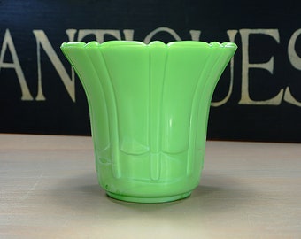 Gorgeous Akro Agate Flower Pot Planter #305, Jadite Jadeite Green, Fluted and Flared Top, Mid-century Collector Glass FlowerPot 1960s